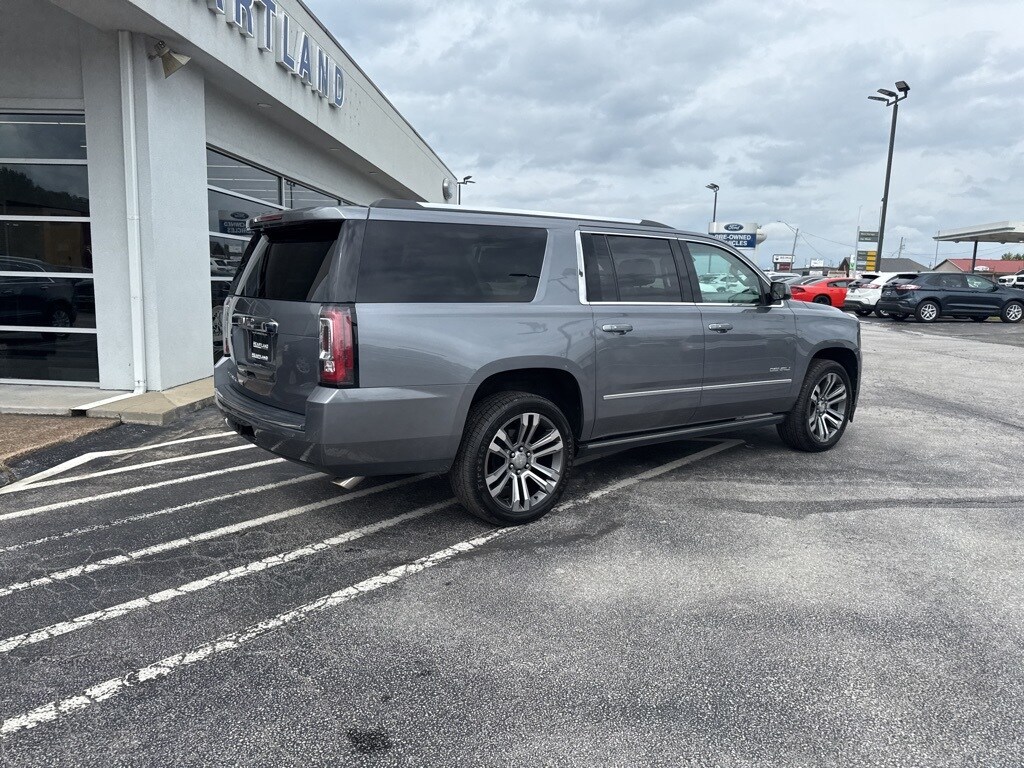 2018 Gmc Yukon XL Denali photo 2