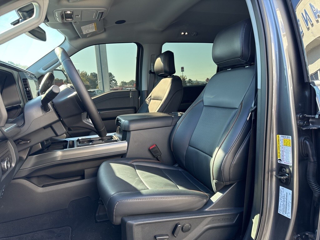 2025 Ford F-350 photo 2