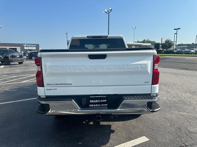 2021 Chevrolet Silverado 1500 LT photo 3