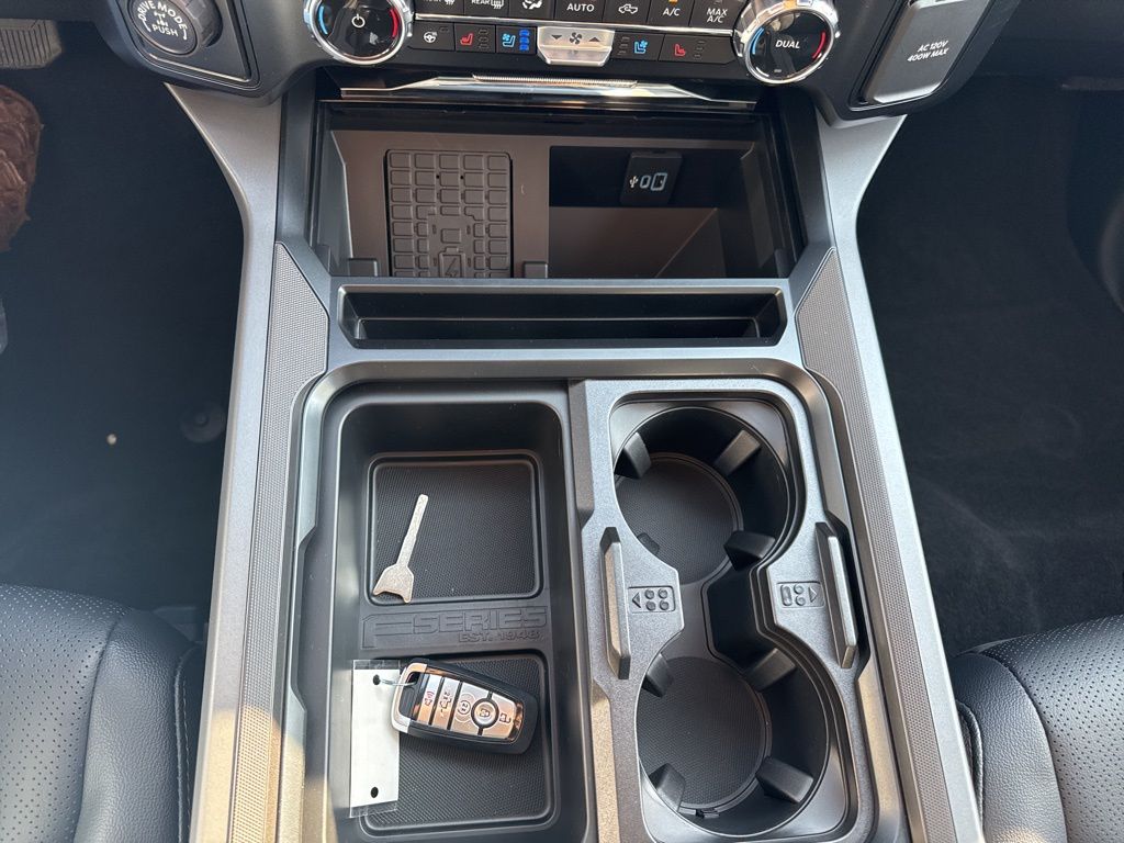 2026 Ford F-350 Super Duty Lariat - Photo 14
