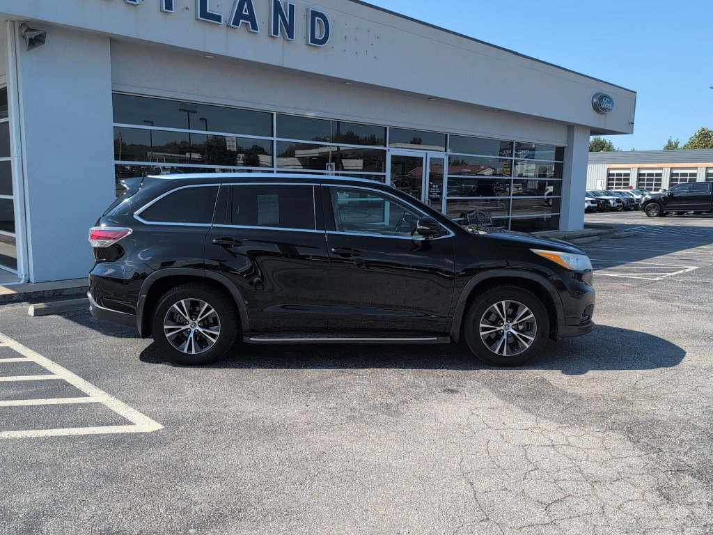 Used 2016 Toyota Highlander XLE with VIN 5TDKKRFH2GS133225 for sale in Heber Springs, AR