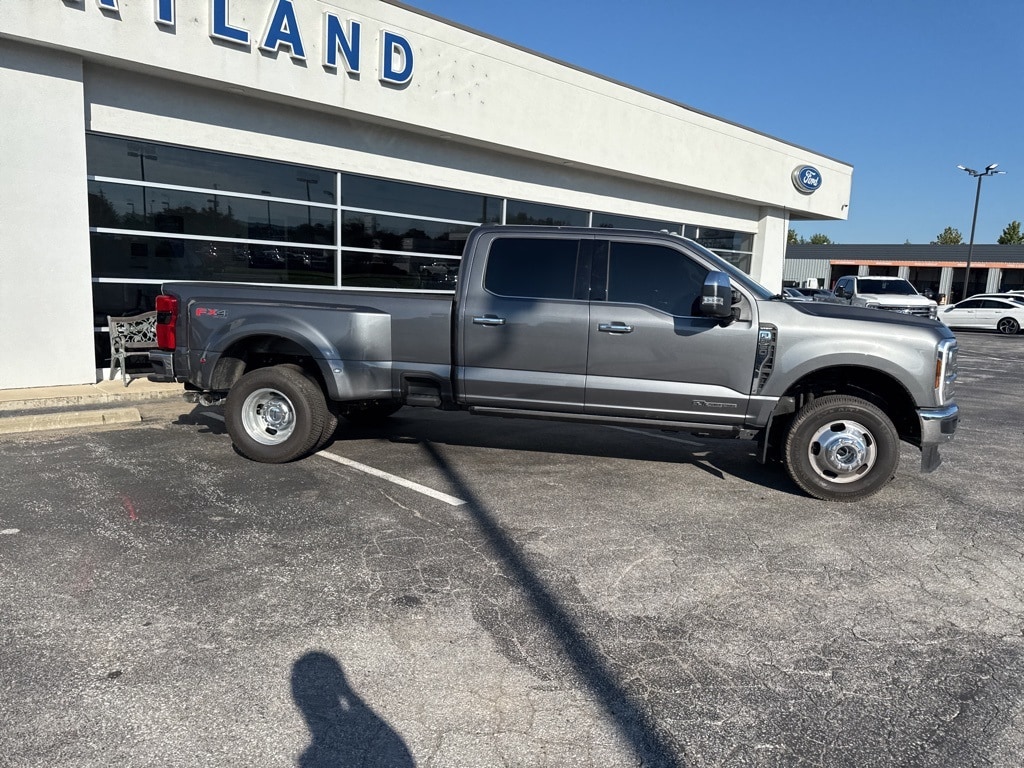 Used 2025 Ford F-350 Super Duty Lariat with VIN 1FT8W3DT6SED52769 for sale in Little Rock