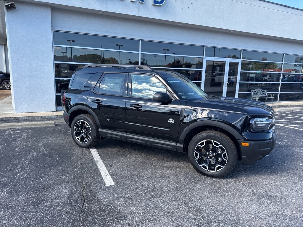 2025 Ford Bronco Sport Outer Banks photo 2