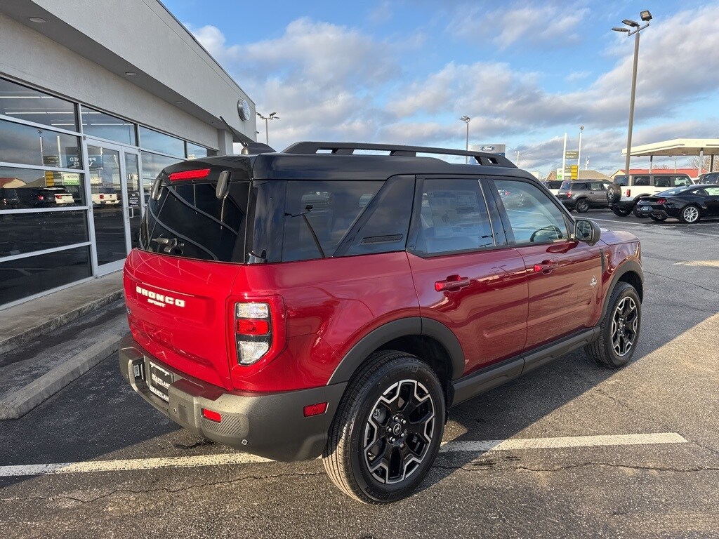 2025 Ford Bronco Sport Outer Banks photo 3