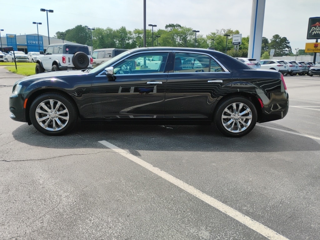 Used 2020 Chrysler 300 Limited with VIN 2C3CCAKG8LH146154 for sale in Heber Springs, AR