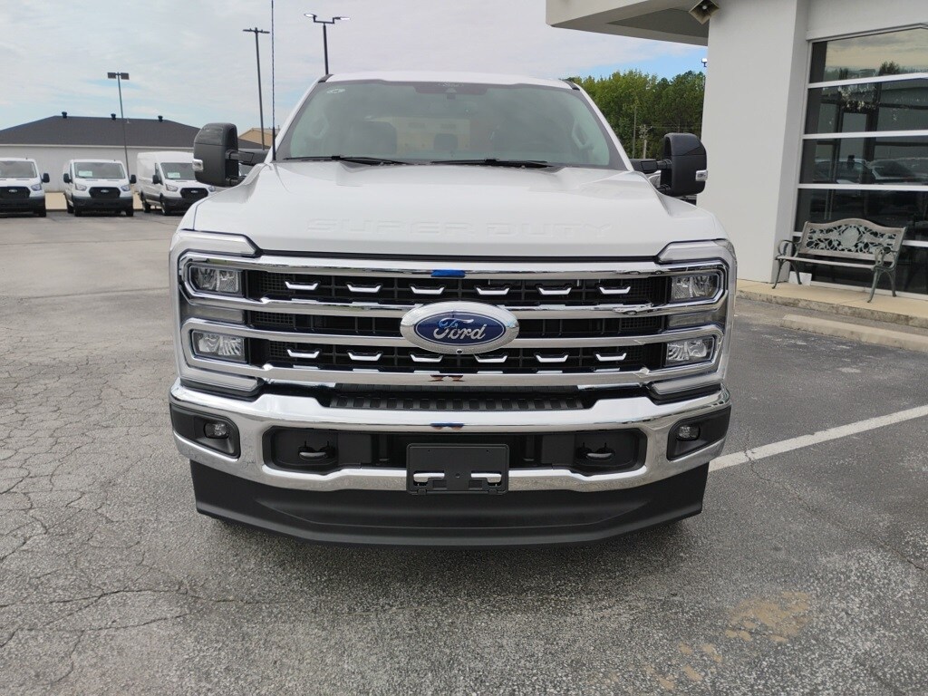 2026 Ford F-350 photo 3