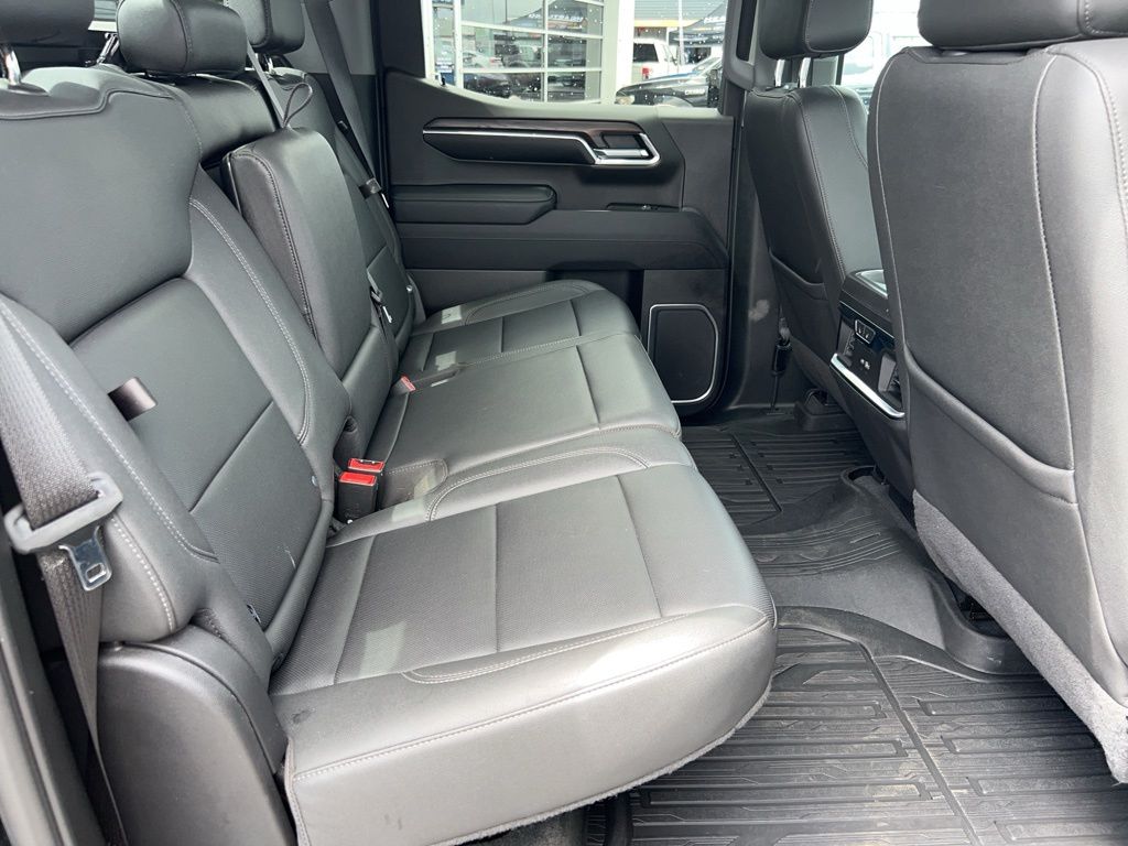 2023 GMC Sierra 1500 SLT - Photo 32