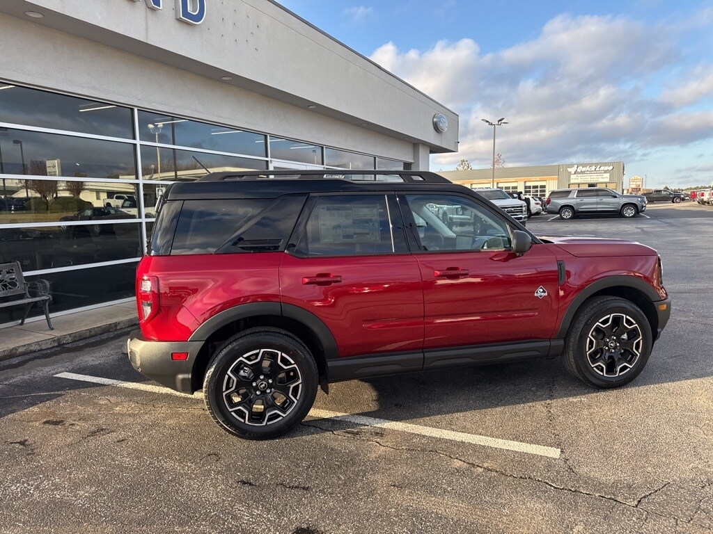 2025 Ford Bronco Sport Outer Banks photo 2