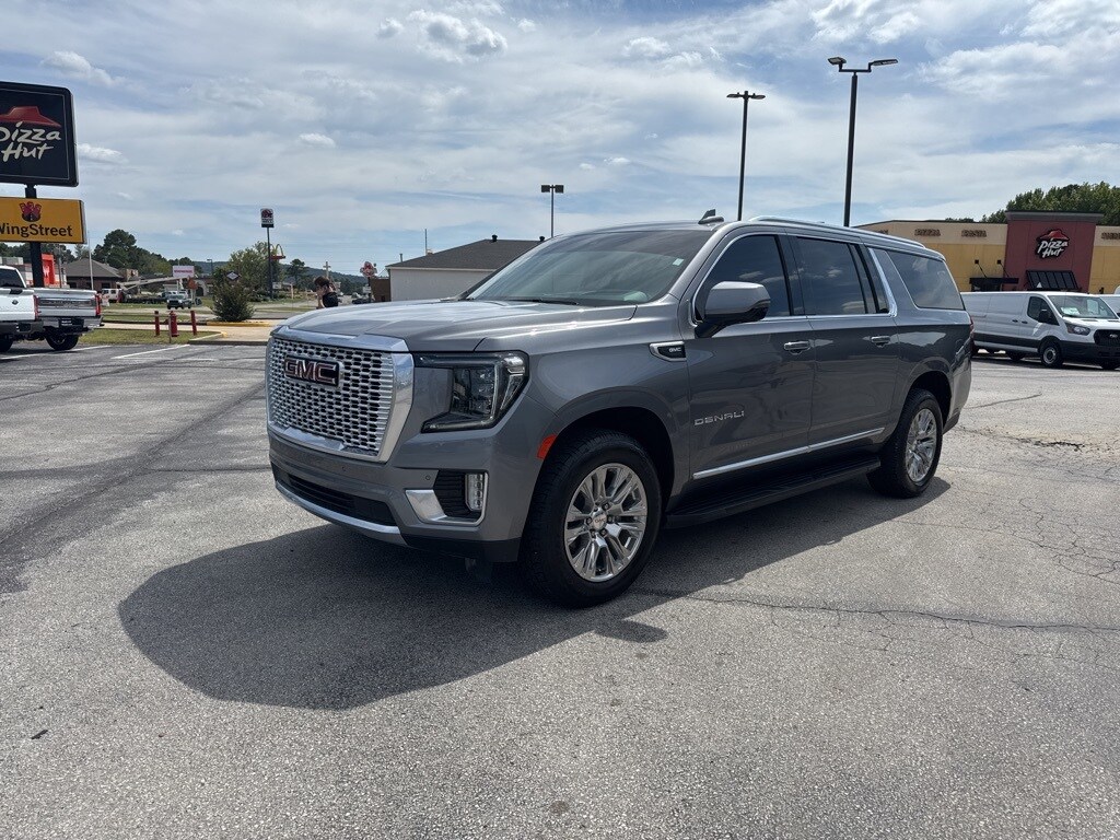 2021 Gmc Yukon XL Denali photo 3
