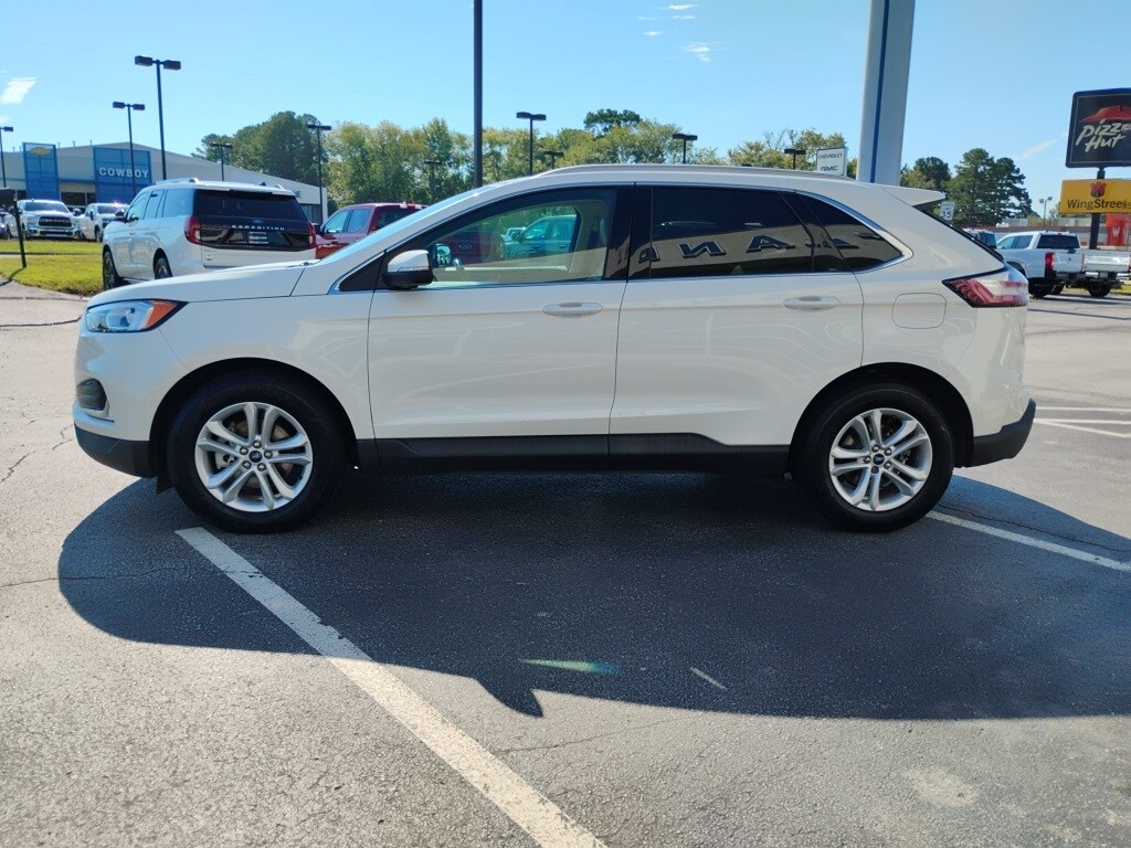2020 Ford Edge SEL photo 2