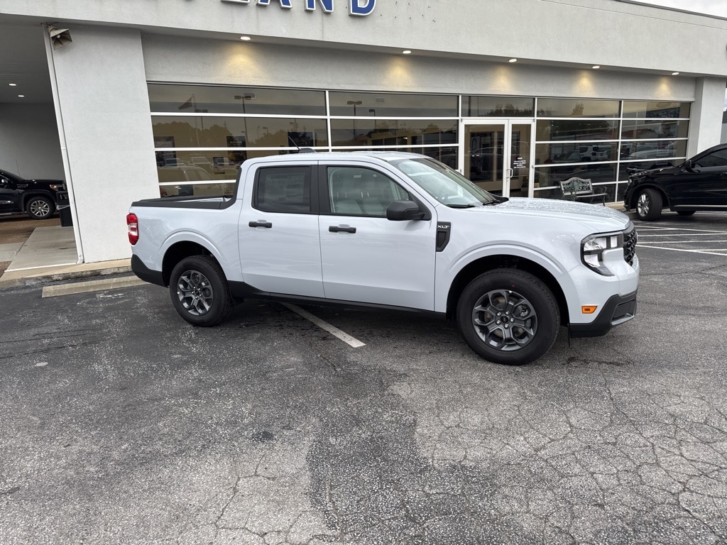 New 2025 Ford Maverick XLT Truck