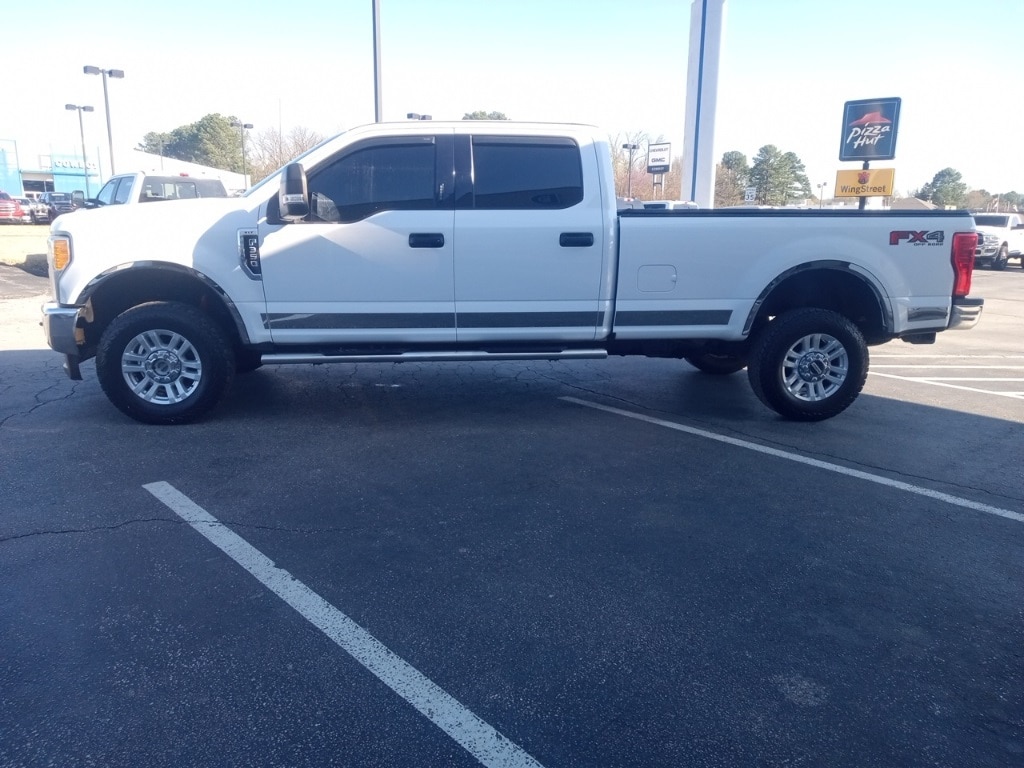 Used 2017 Ford F-350 Super Duty XLT with VIN 1FT8W3B64HEF02139 for sale in Little Rock