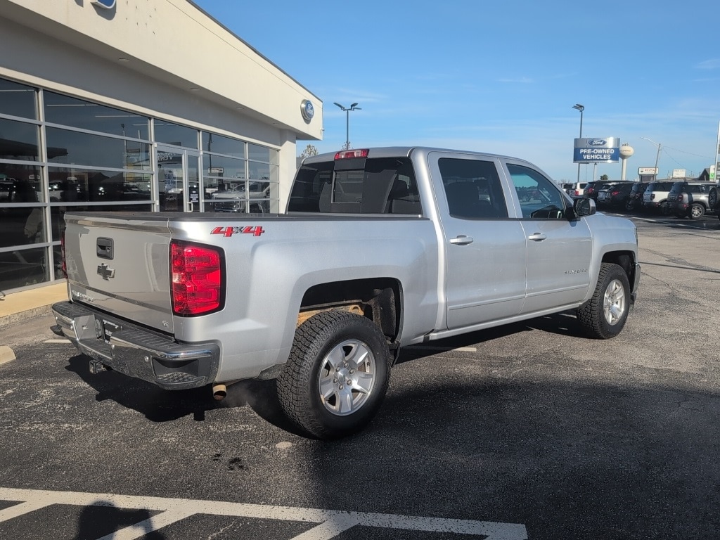 Used 2018 Chevrolet Silverado 1500 LT with VIN 3GCUKREC1JG570377 for sale in Little Rock
