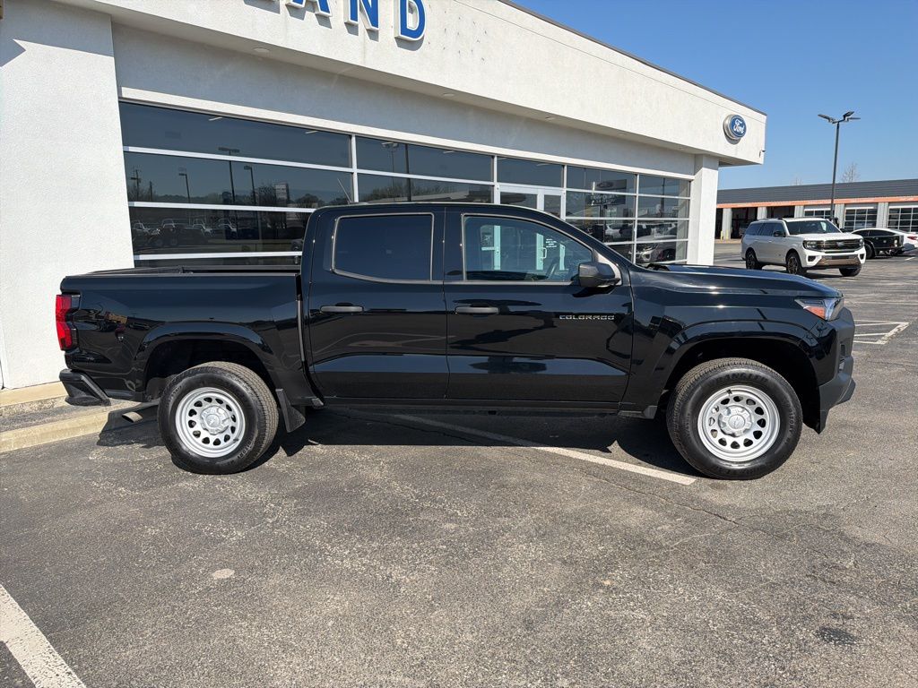 Used 2024 Chevrolet Colorado Work Truck with VIN 1GCGSBEC4R1236570 for sale in Little Rock