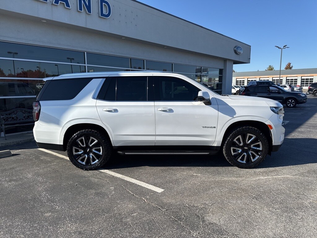 2021 Chevrolet Tahoe LT photo 2