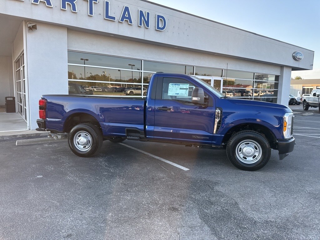 2026 Ford F-350 photo 2