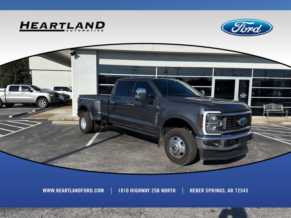 2025 Ford F-350 Super Duty Lariat's photo