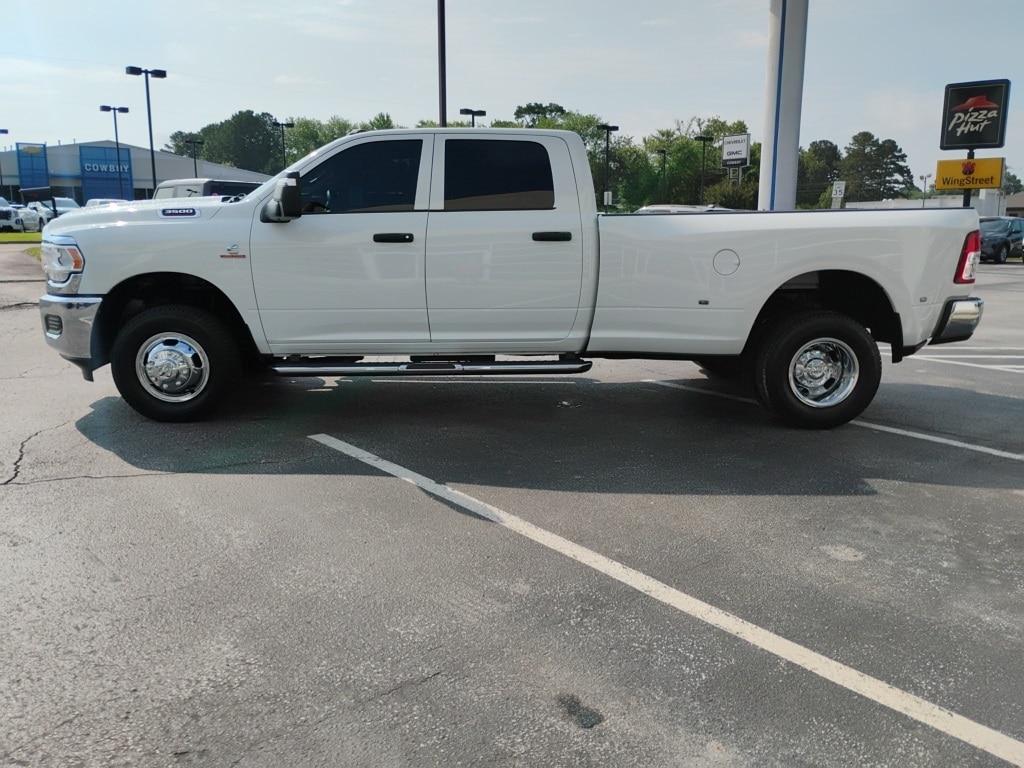 Used 2024 RAM Ram 3500 Pickup Tradesman with VIN 3C63RRGL1RG324002 for sale in Little Rock