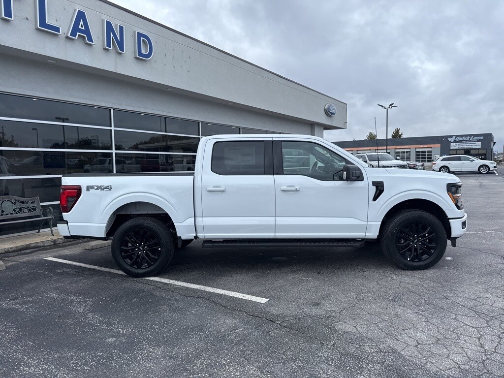2025 Ford F-150 XLT photo 3