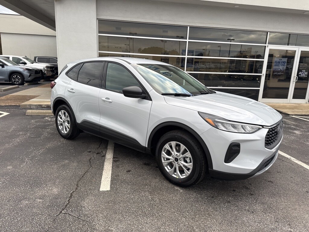 2026 Ford Escape Active photo 2