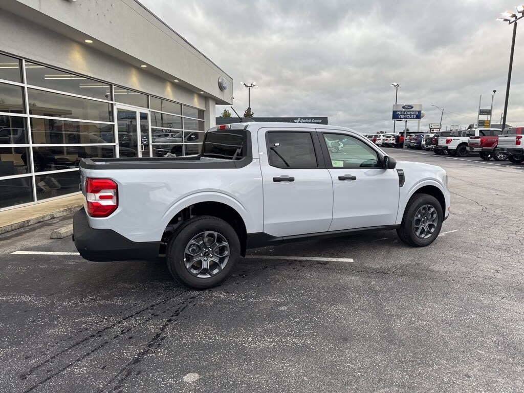 2025 Ford Maverick XLT photo 2