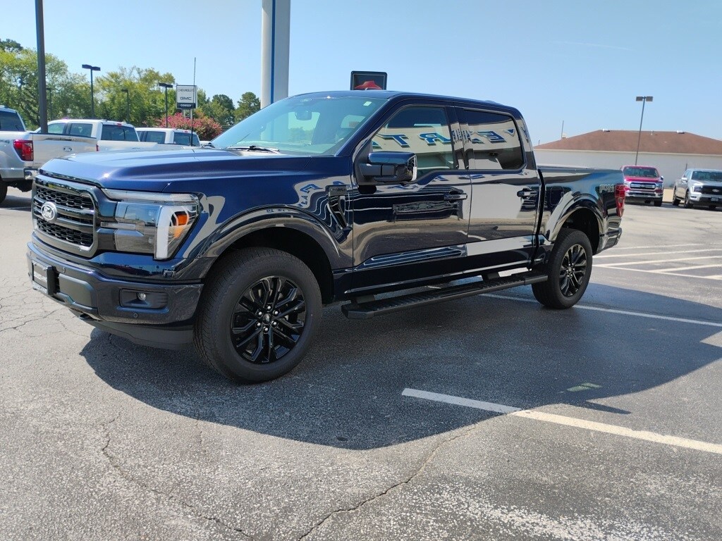2025 Ford F-150 Lariat photo 3