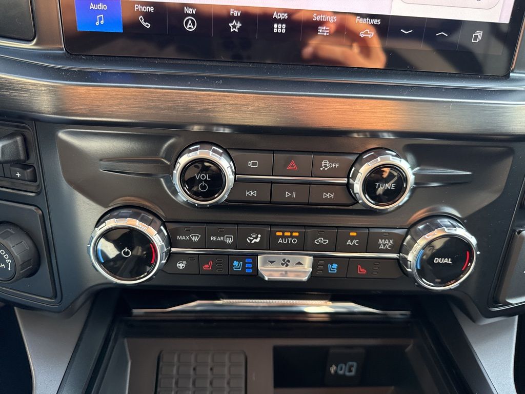 2026 Ford F-350 Super Duty Lariat - Photo 13