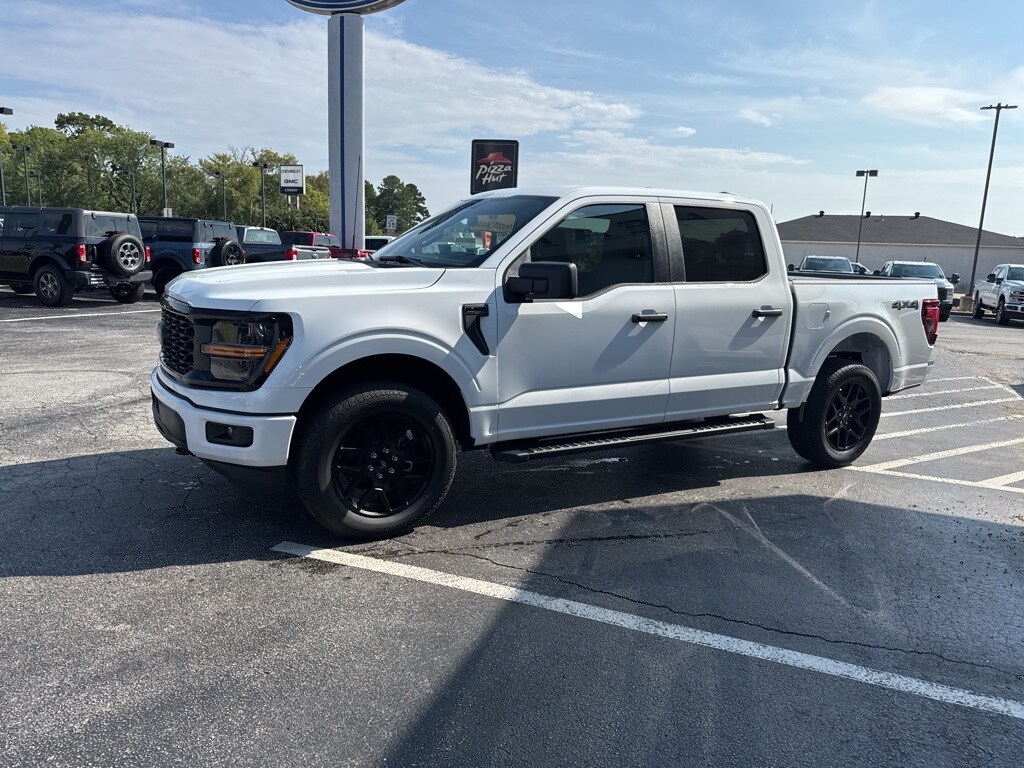 2025 Ford F-150 STX photo 4