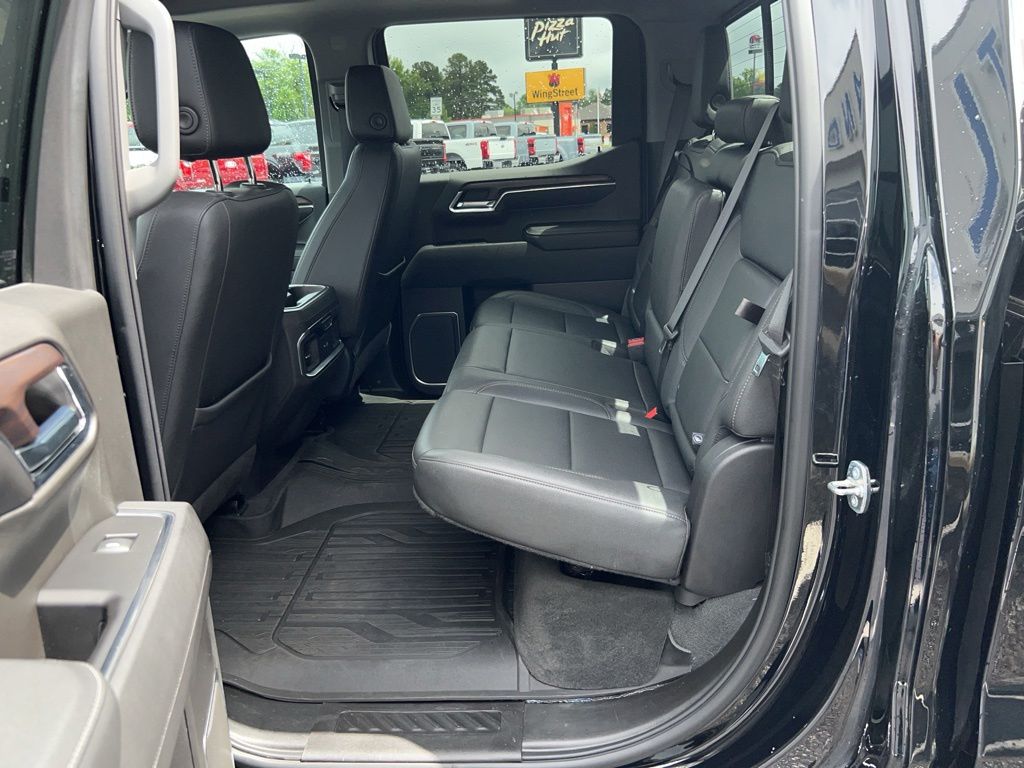 2023 GMC Sierra 1500 SLT - Photo 24