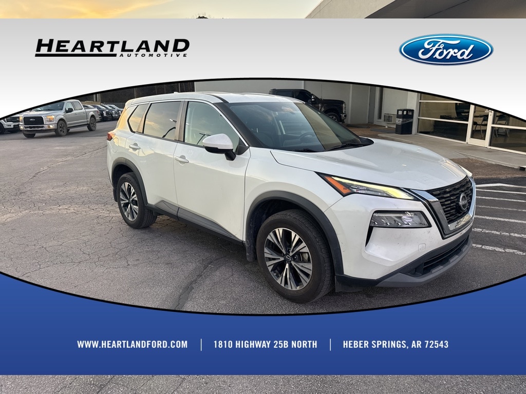 2022 Nissan Rogue SV's photo