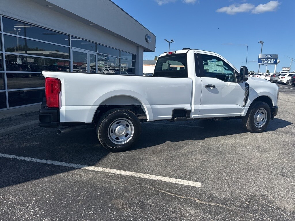 2026 Ford F-350 photo 3