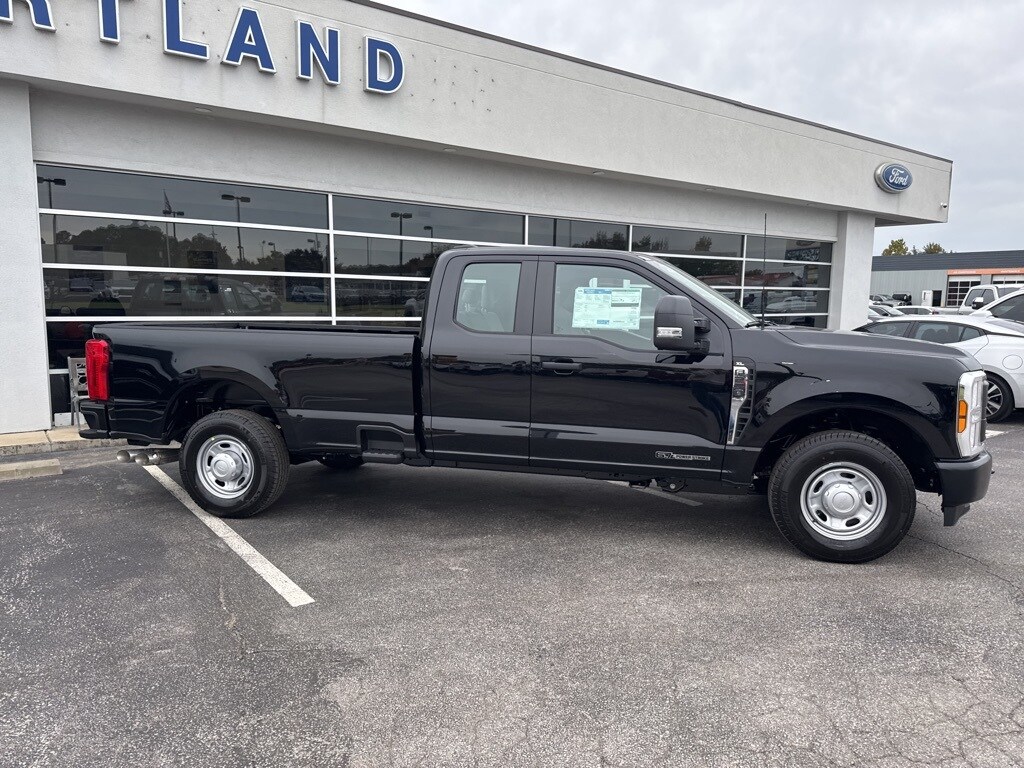 2026 Ford F-250 photo 3