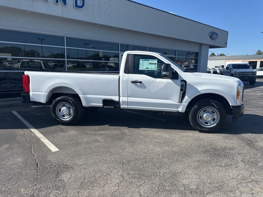 2026 Ford F-350 photo 2