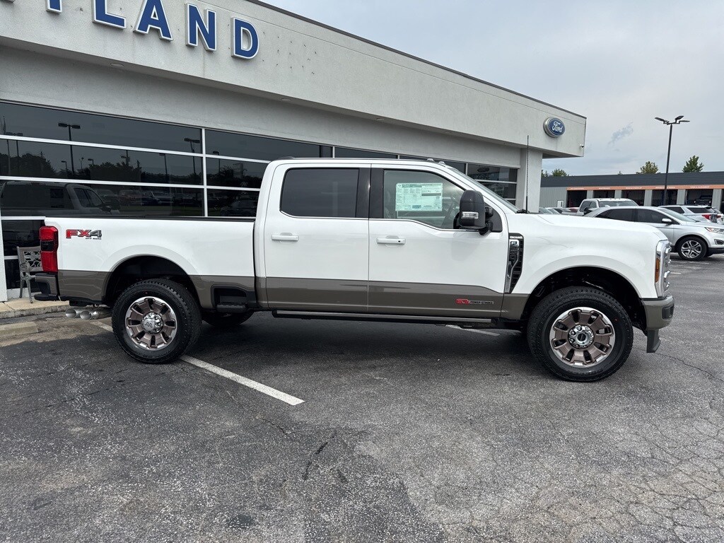 2026 Ford F-250 photo 2