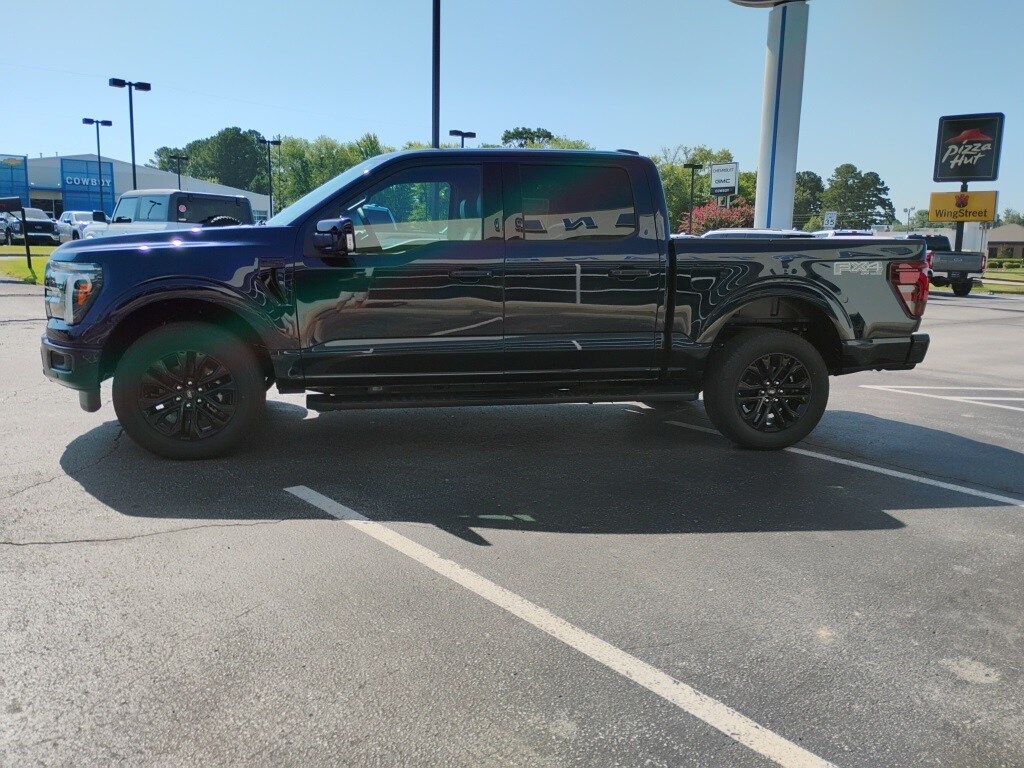 2025 Ford F-150 Lariat photo 2