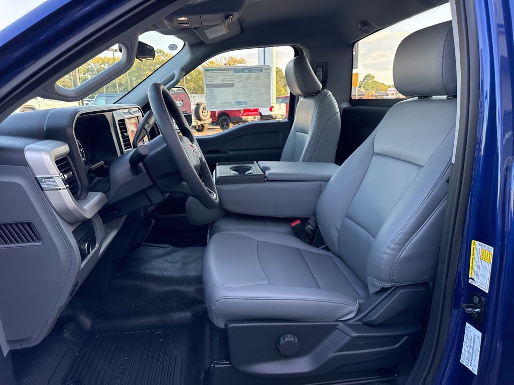 2026 Ford F-350 Super Duty XL - Photo 14