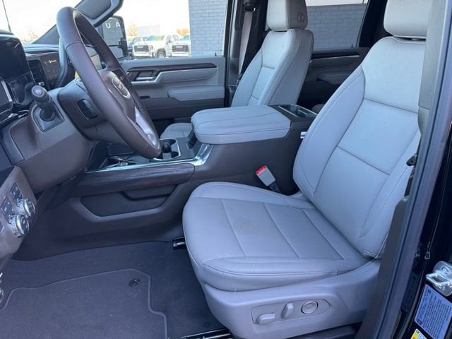 2025 GMC Sierra 2500HD SLT - Photo 8