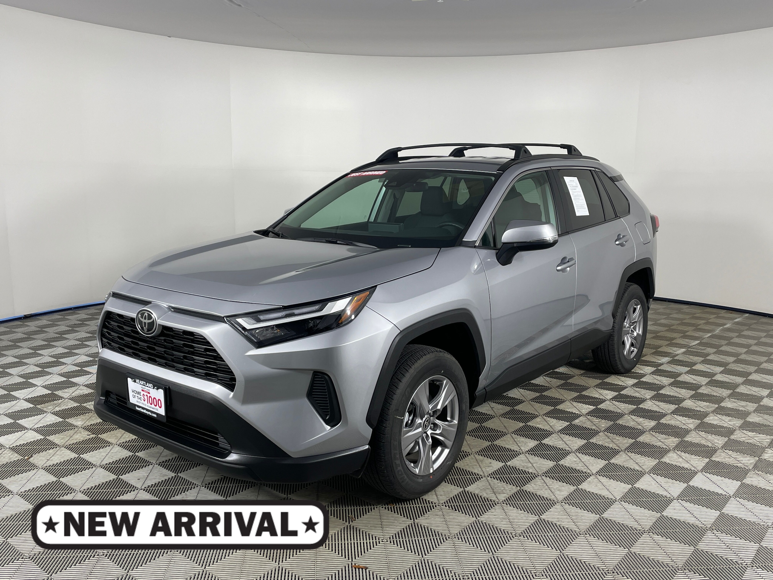 2025 Toyota RAV4 XLE's photo