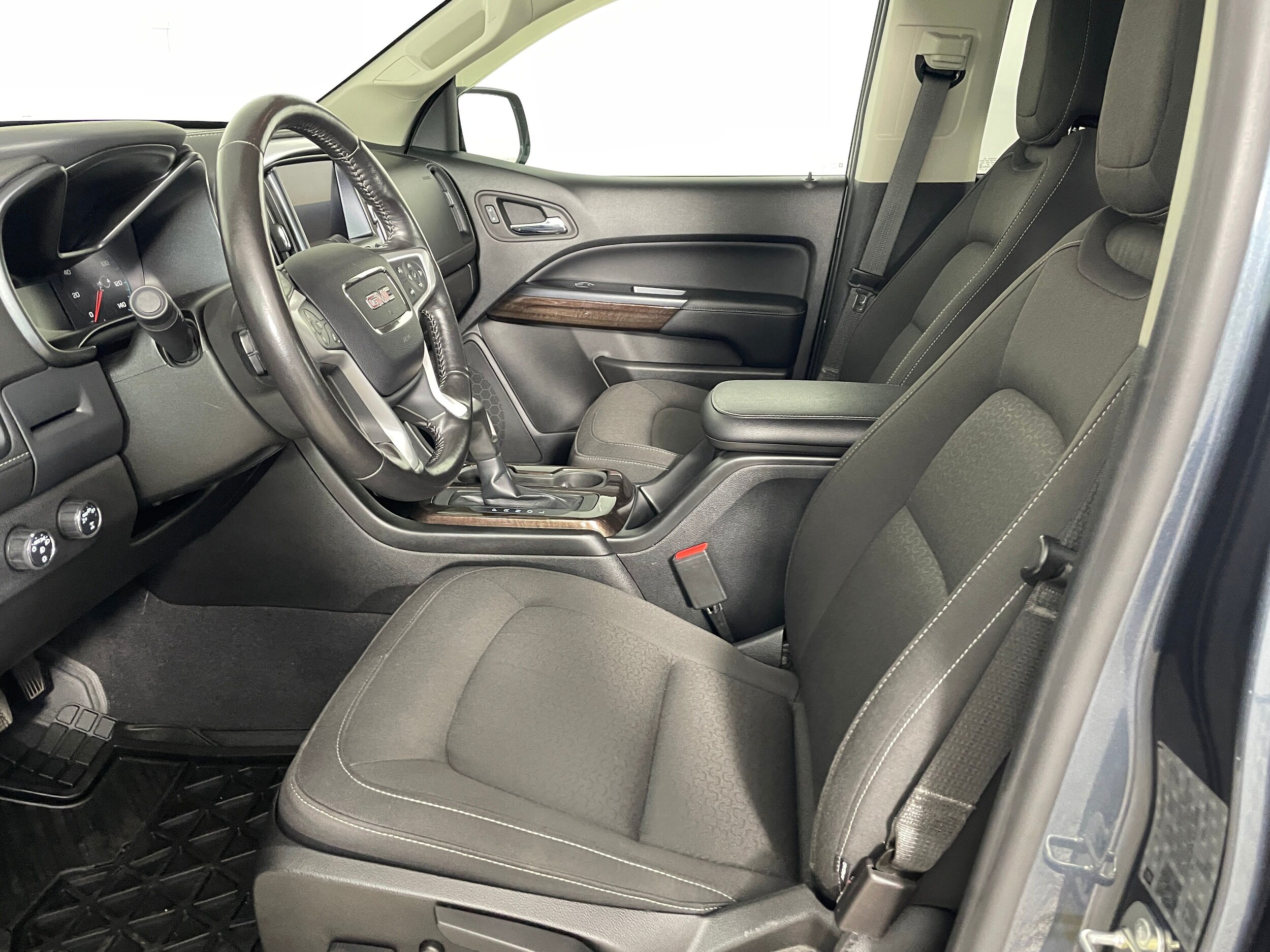 2020 Gmc Canyon SLE photo 2