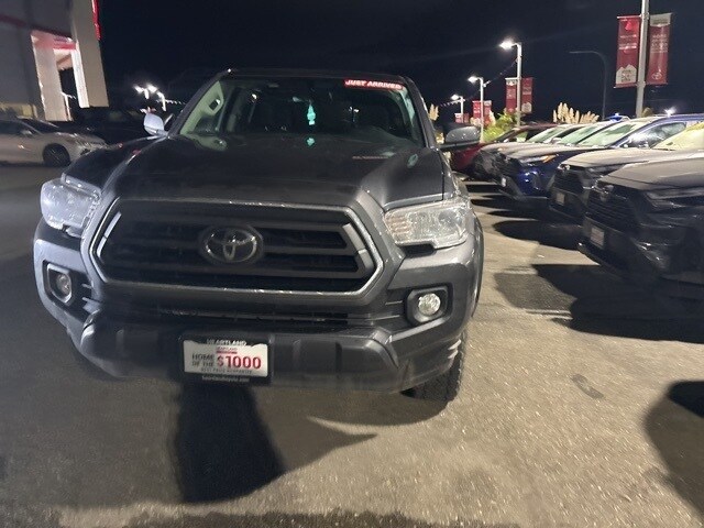 2022 Toyota Tacoma SR5 photo 2