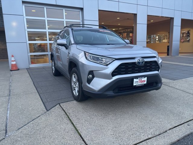 2021 Toyota RAV4 Hybrid XLE photo 3