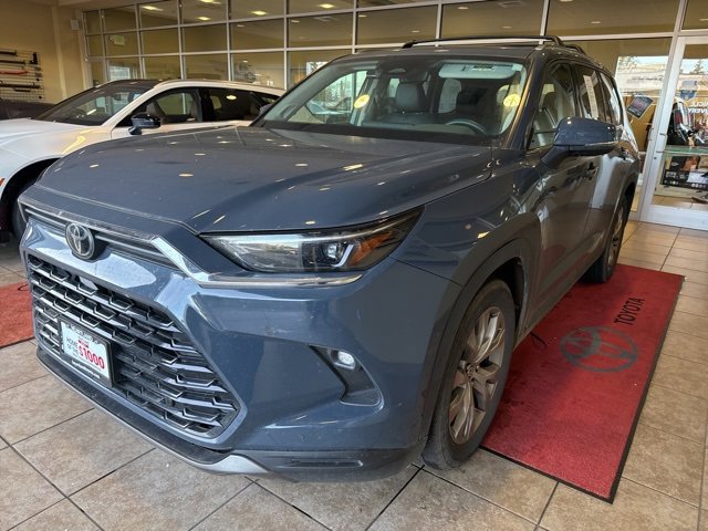 2024 Toyota Grand Highlander Limited photo 3