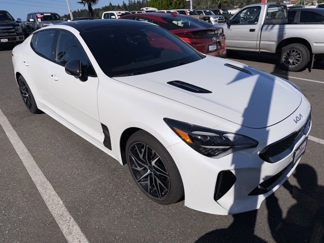 2022 Kia Stinger GT-Line photo 3