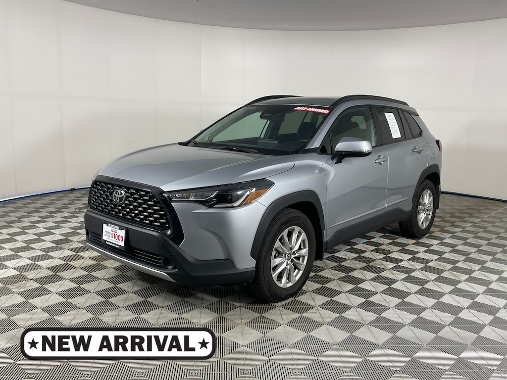 Used 2024 Toyota Corolla Cross LE SUV