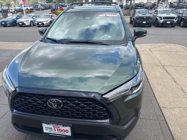 2024 Toyota Corolla Cross LE photo 2
