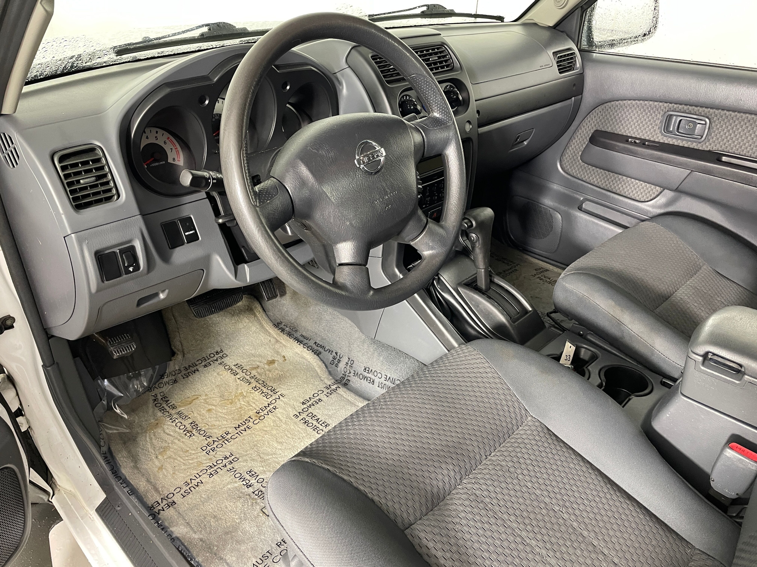 2004 Nissan Xterra XE photo 3