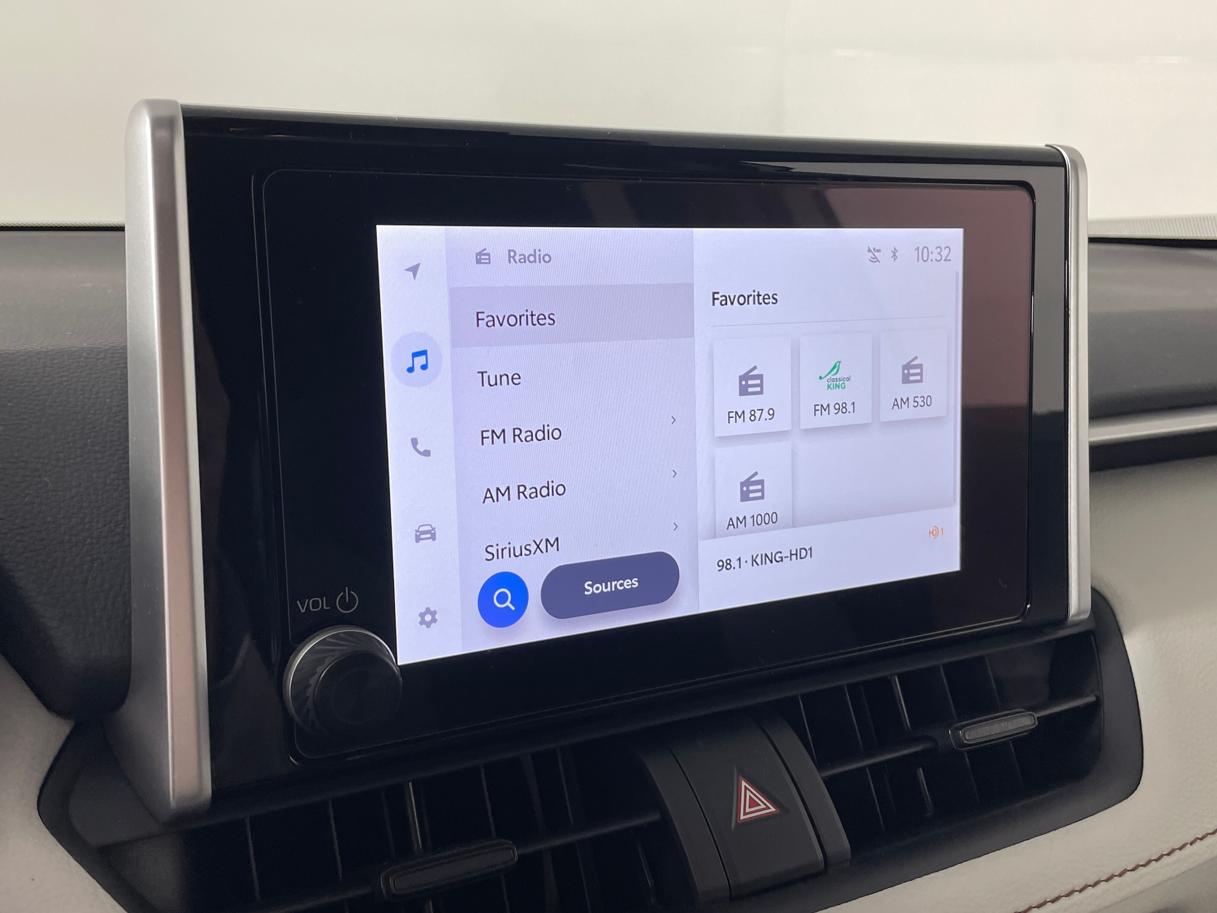 2025 Toyota RAV4 Hybrid XLE photo 6