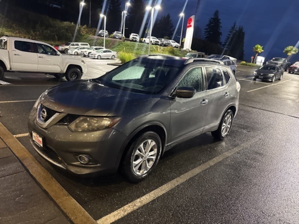 Used 2016 Nissan Rogue SV SUV