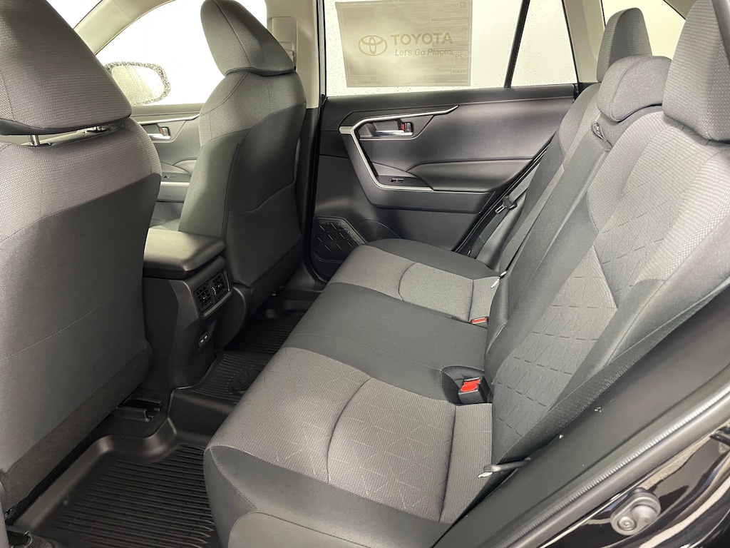 New 2025 Toyota RAV4 XLE XLE AWD SUV