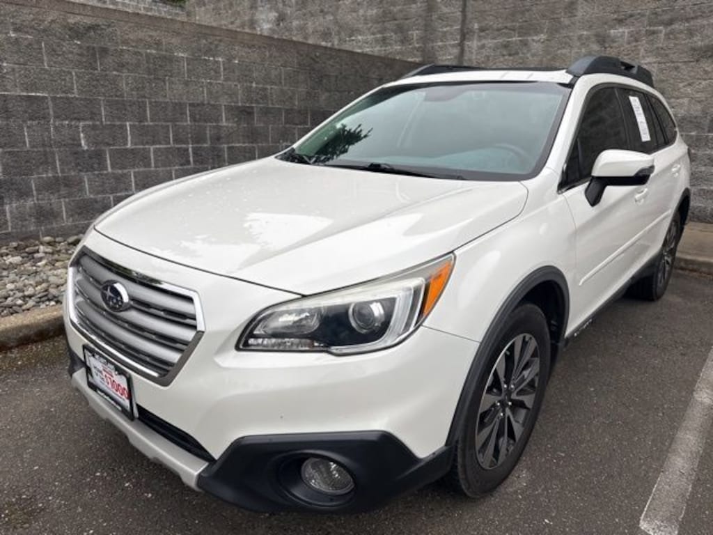 Used 2015 Subaru Outback 2.5i Limited w/Moonroof/KeylessAccess/Nav/EyeSight SUV